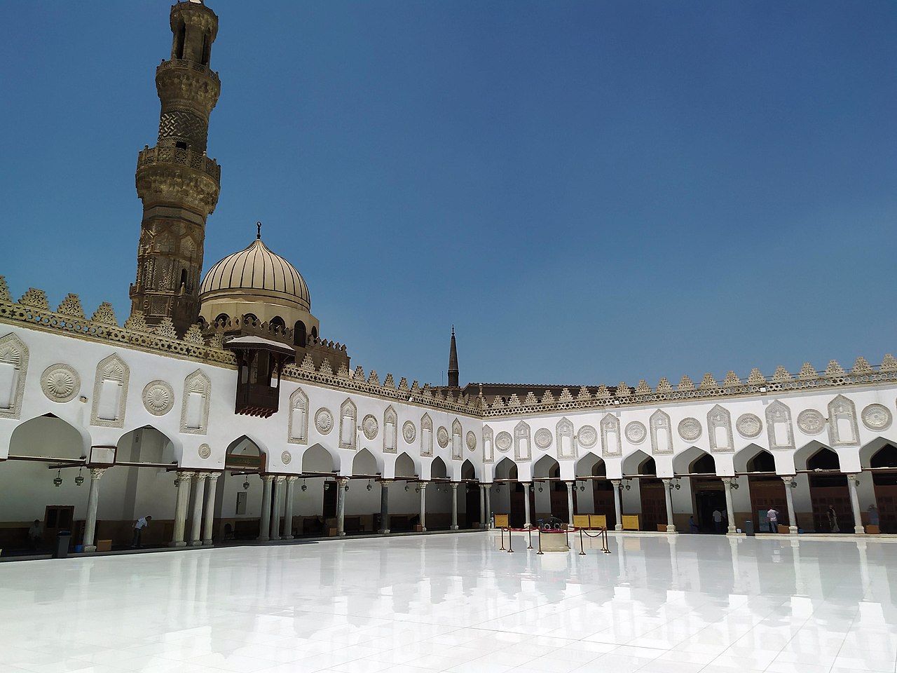 Courtyard_of_Al-Azhar_Mosque_Cairo_Egypt_2019_(6).jpg